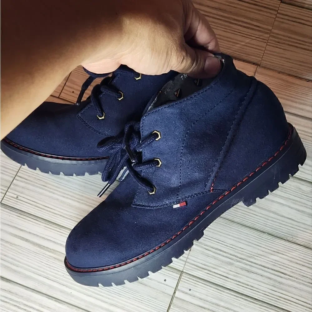 Tommy Hilfiger Navy Bramson Chukka Boot Boy Size 3